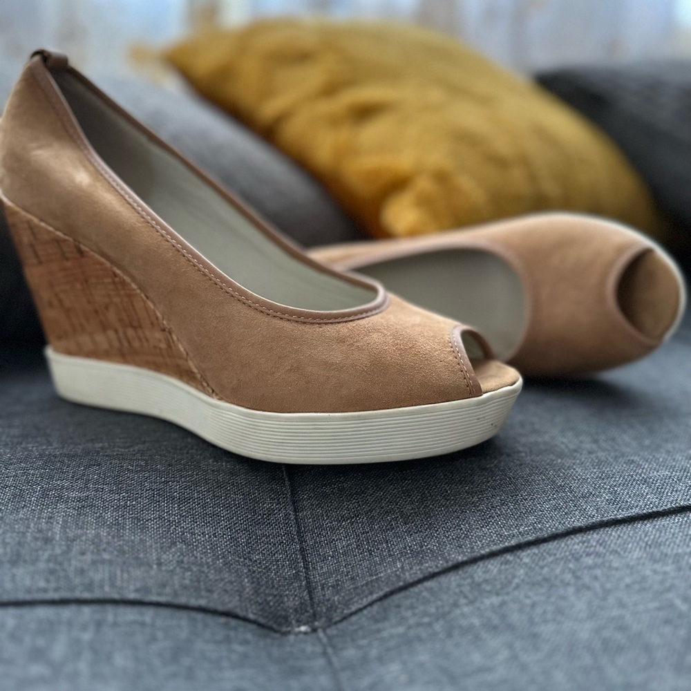 Donald J Pliner Carli heels